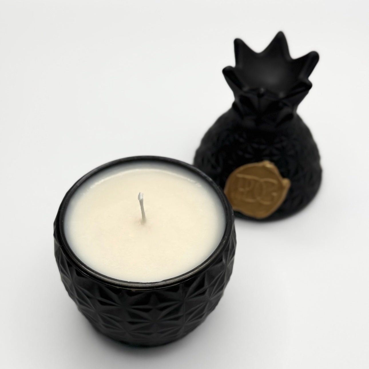 Ananas Elixir matte black mini pineapple scented candle. Luxury candle, hand-poured, eco-friendly, ananas candle.