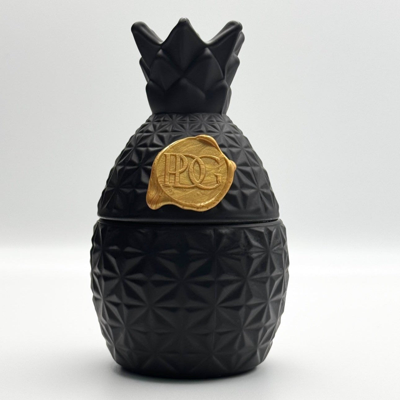 Ananas Elixir matte black mini pineapple scented candle. Luxury candle, hand-poured, eco-friendly, ananas candle.