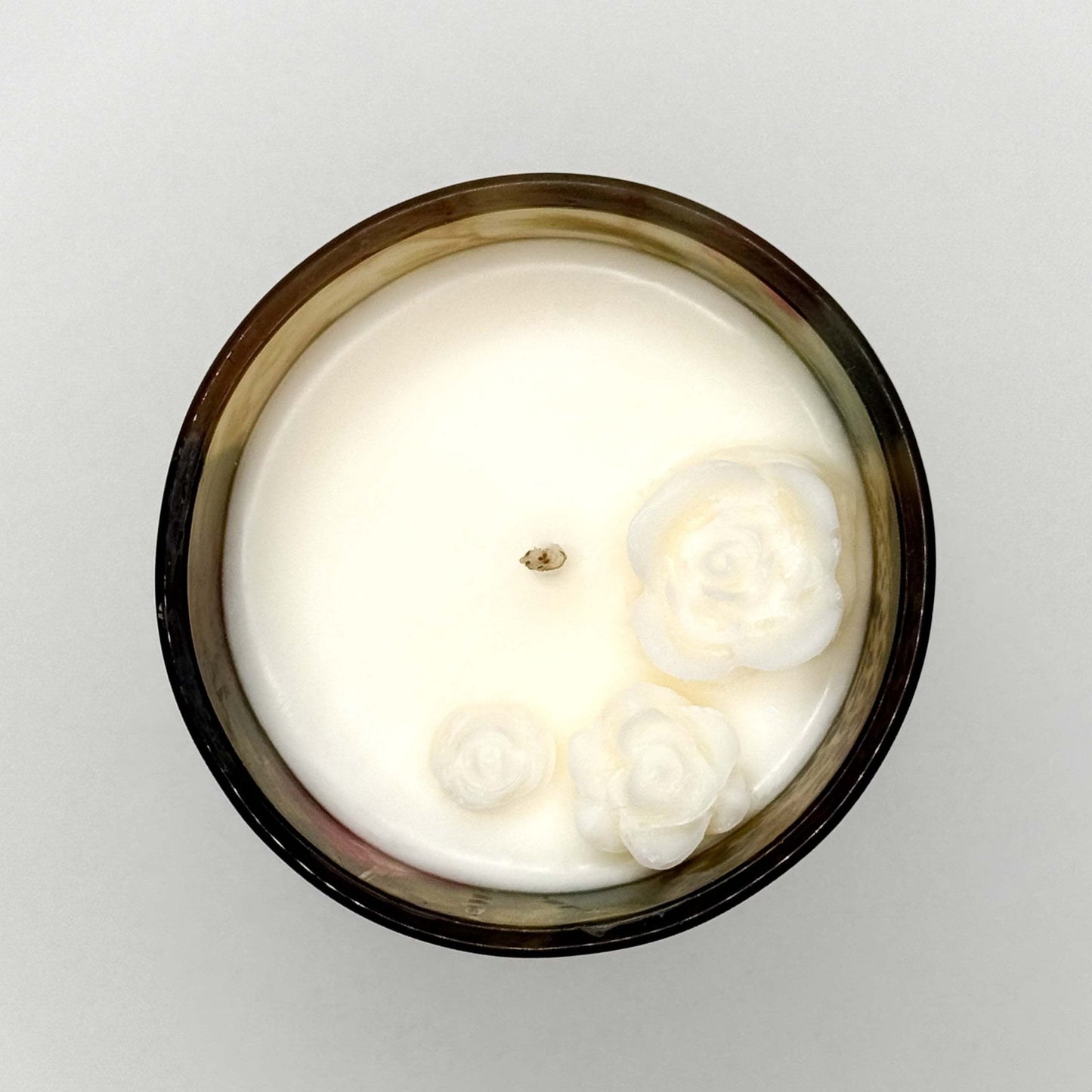 SAUVAGE PASSION Candle - Tiger and
Red Roses Design in 100% Natural Soy Wax, Luxurious and Seductive Fragrance